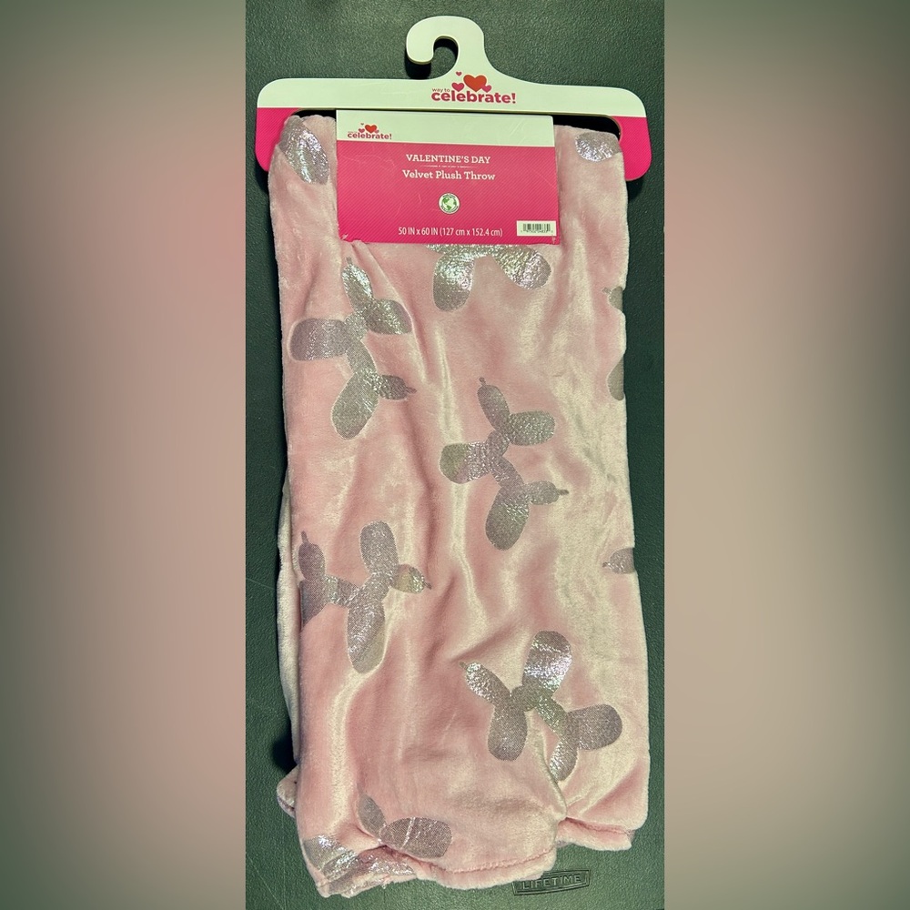 Pink Poodle Dogs Plush Throw blanket 50” x 60” new